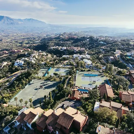 Hofsaess Tennis Academy *